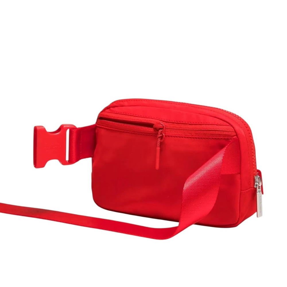 NWT Lululemon Red Belt Bag True Red - Picture 4 of 5